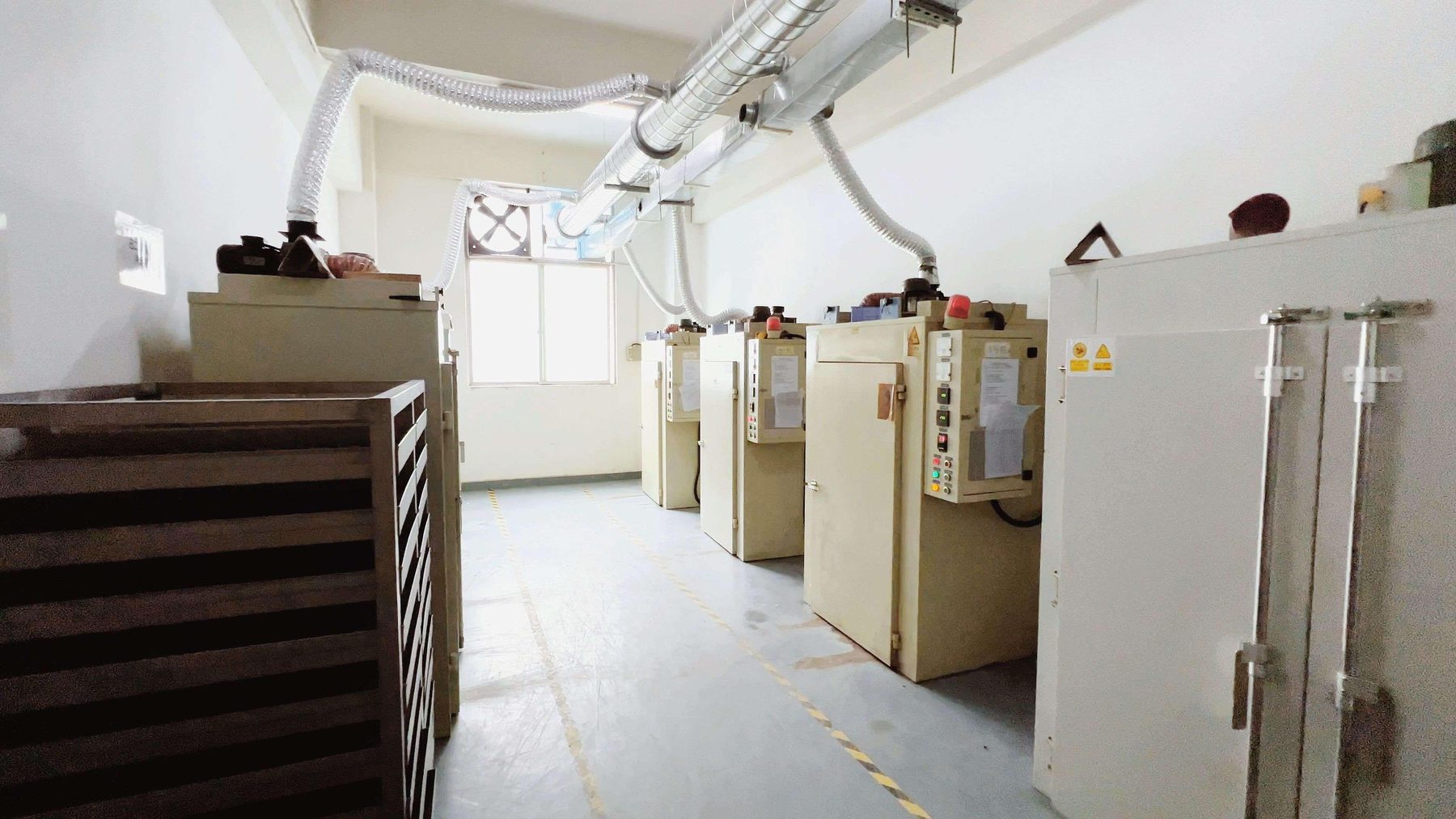 Silicone vulcanization baking room